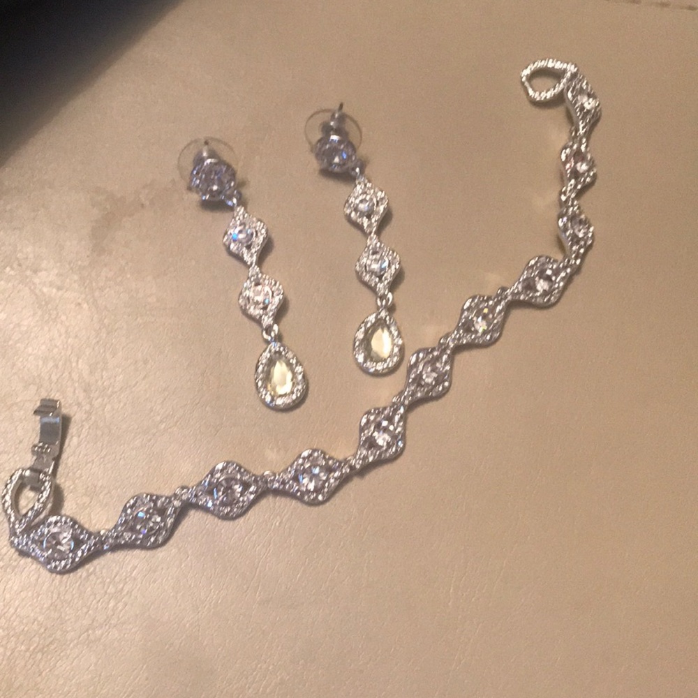 Necklace and earrings